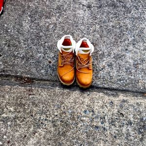 These timberland are in excellent condition.